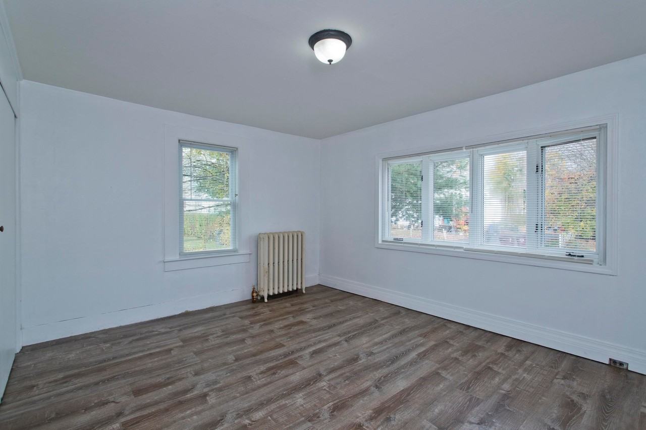 18 Bates St #1stFL - Photo 4 of 20