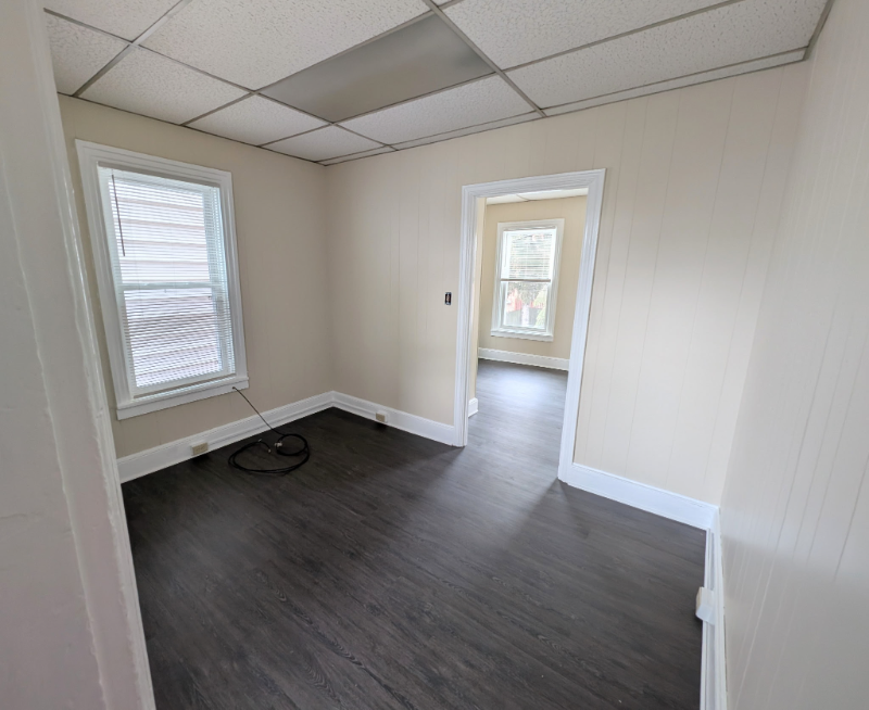 211 N Bedford St #3 - Photo 4 of 12