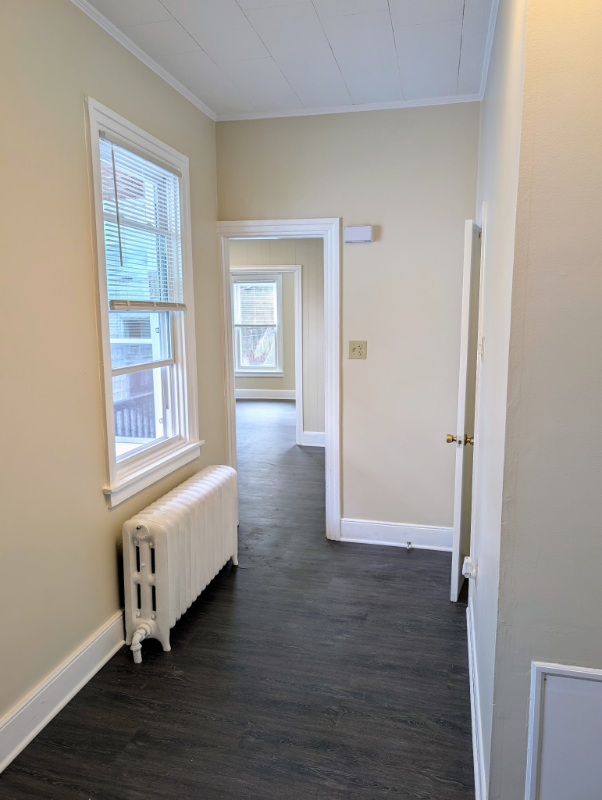 211 N Bedford St #3 - Photo 5 of 12