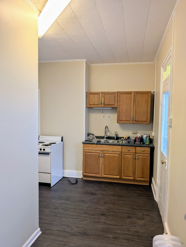 211 N Bedford St #3 - Photo 6 of 12