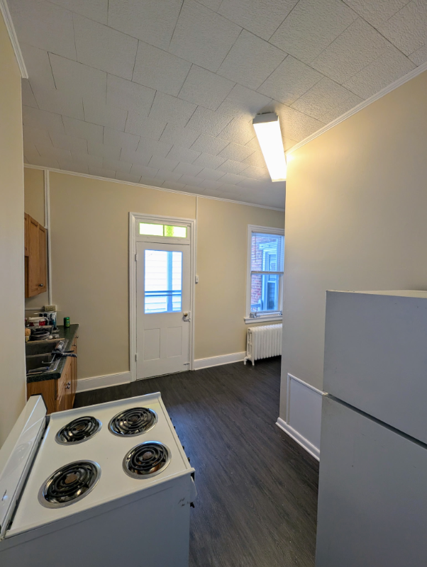 211 N Bedford St #3 - Photo 7 of 12