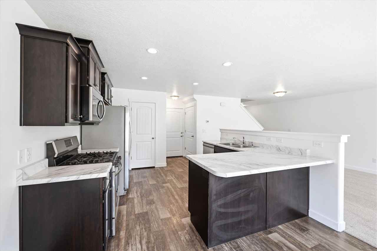 432 S Pegasus Way - Photo 2 of 20