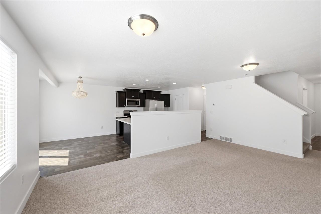 432 S Pegasus Way - Photo 3 of 20
