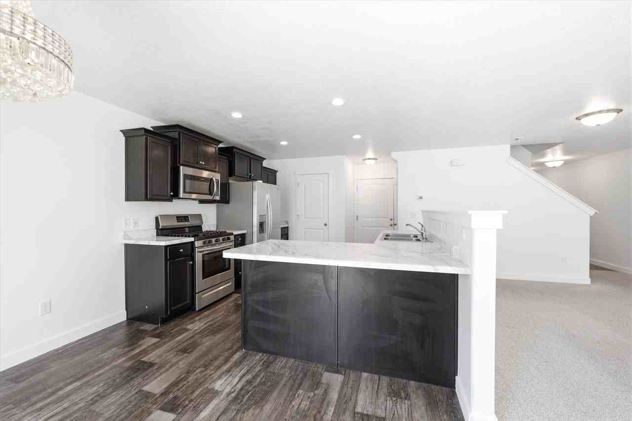 432 S Pegasus Way - Photo 5 of 20