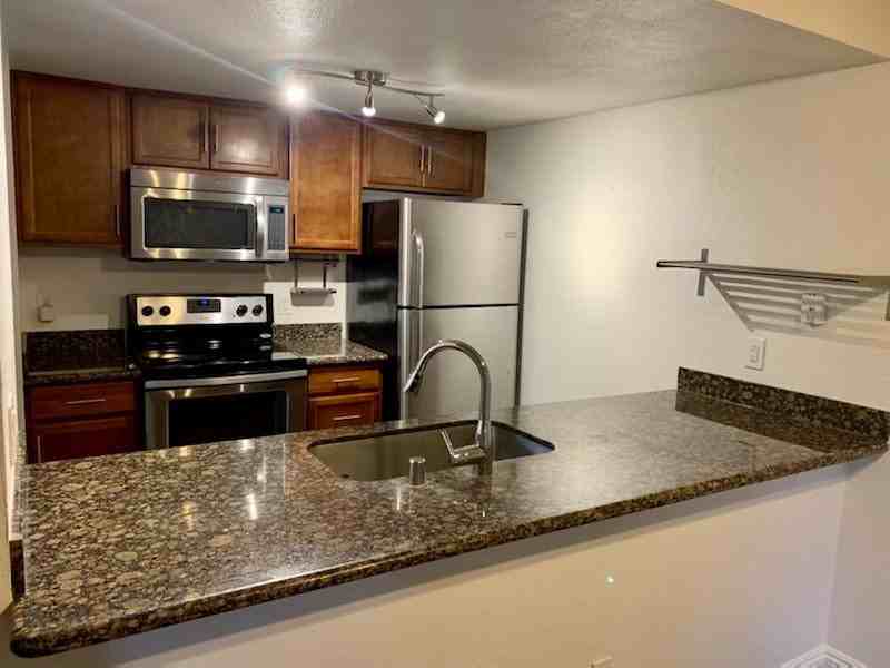 2400 Northrop Ave - Photo 2 of 5