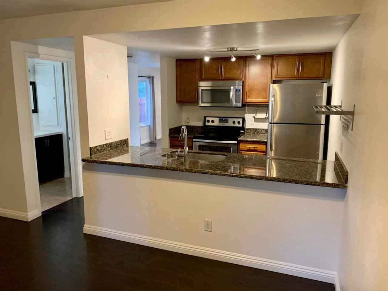 2400 Northrop Ave - Photo 3 of 5