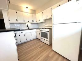 featured image of 1590 N La Fox St #1