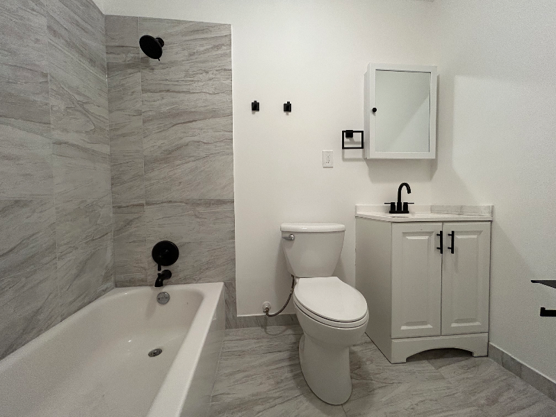 1590 N La Fox St #1 - Photo 5 of 7