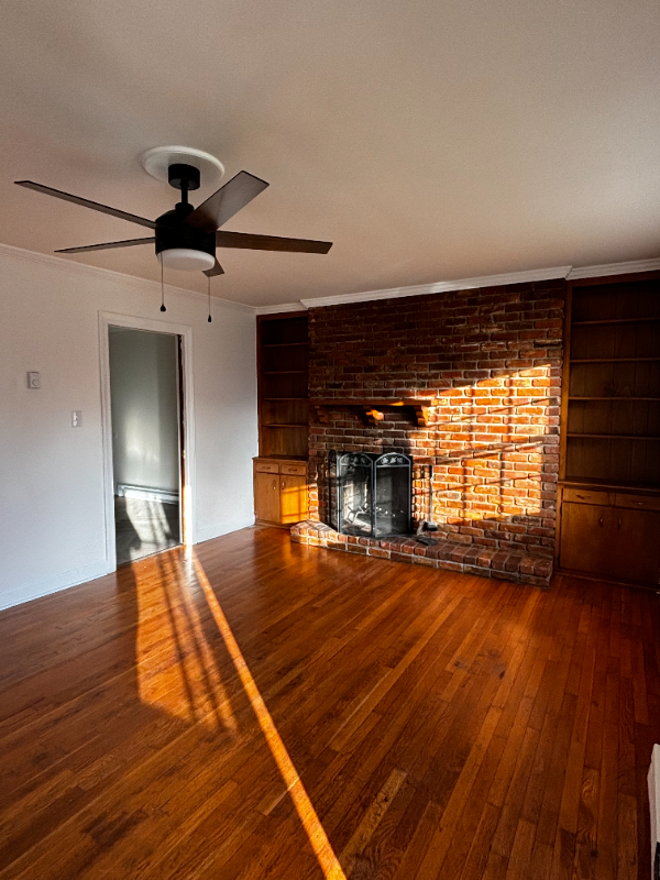 411 Lee St #411 - Photo 2 of 8