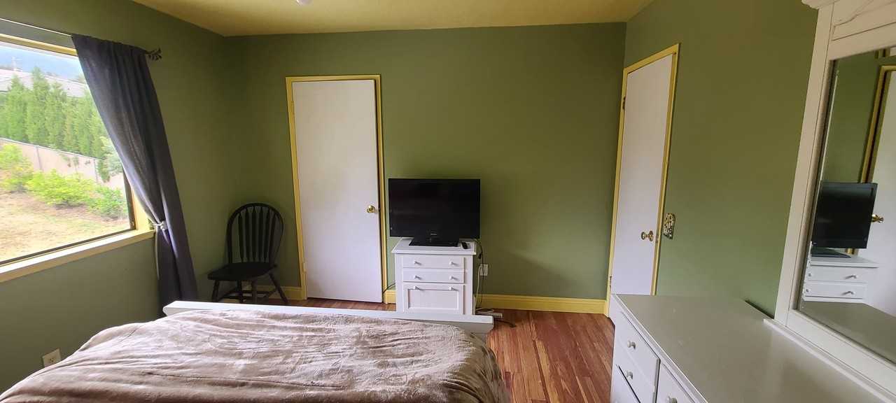 8670 Dresden Ct - Photo 3 of 5