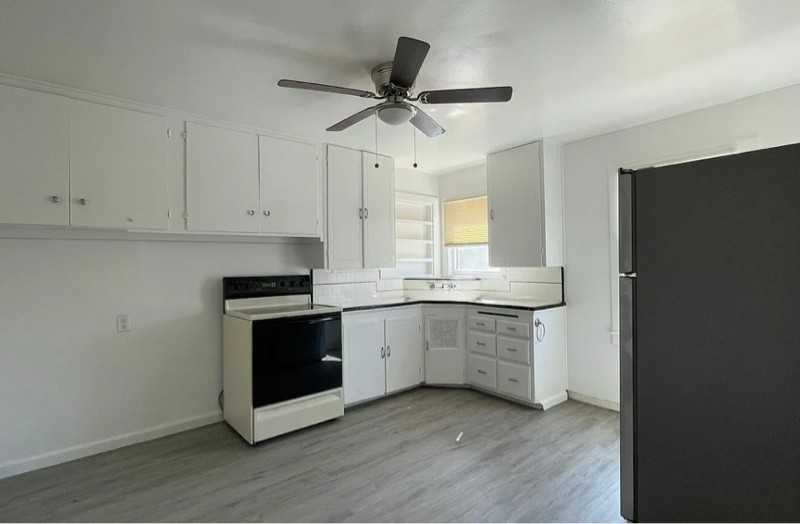 315 E Franklin Ave - Photo 5 of 10
