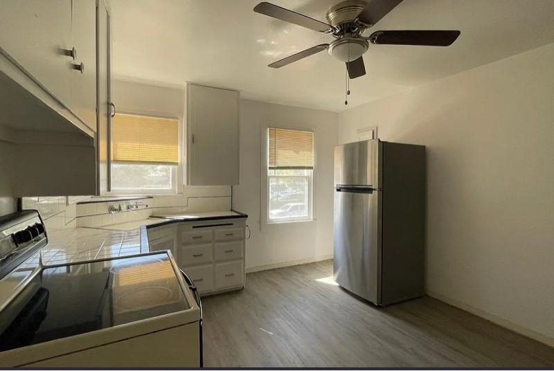 315 E Franklin Ave - Photo 6 of 10