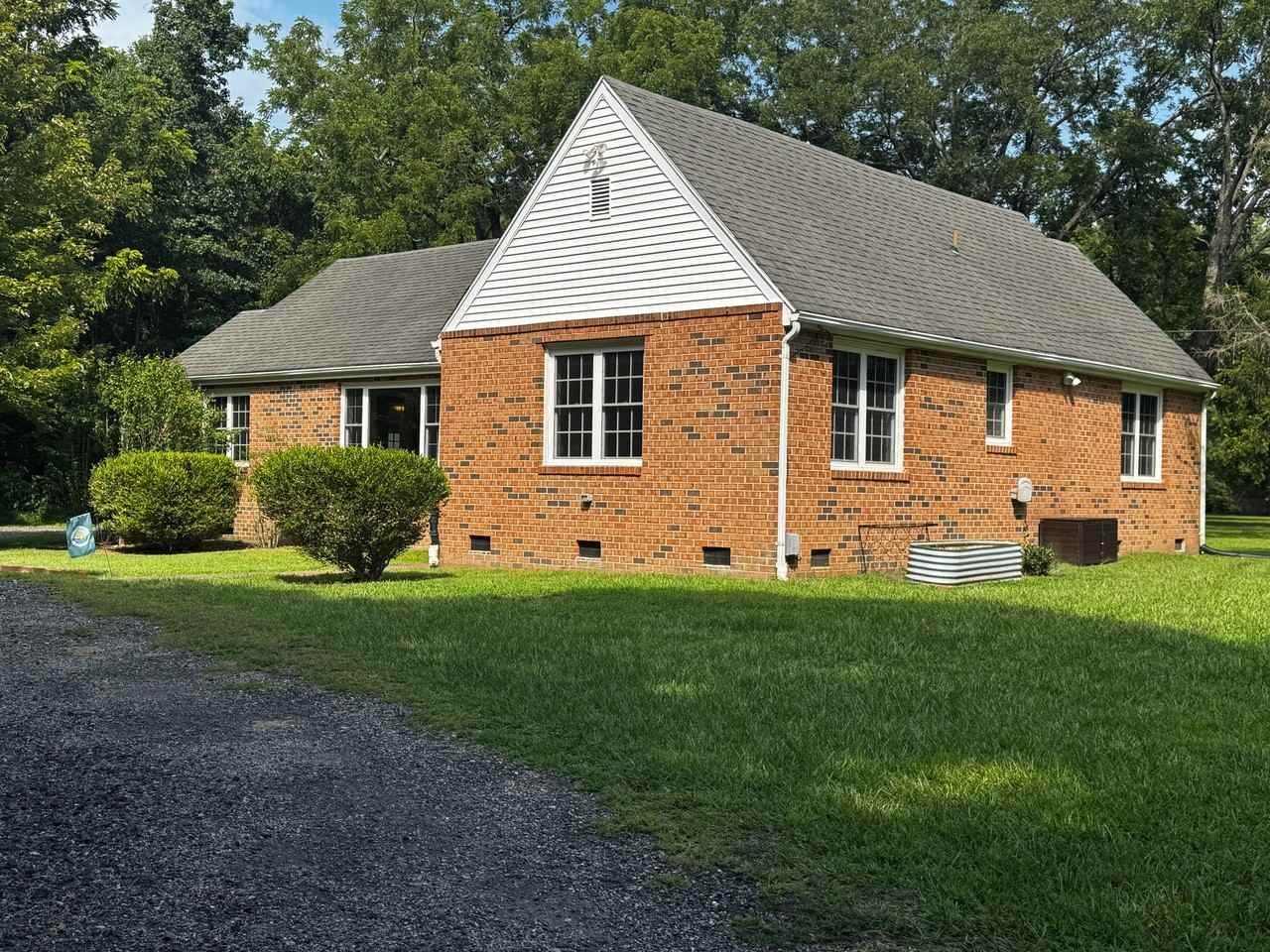 6907 Enfield Rd - Photo 2 of 39