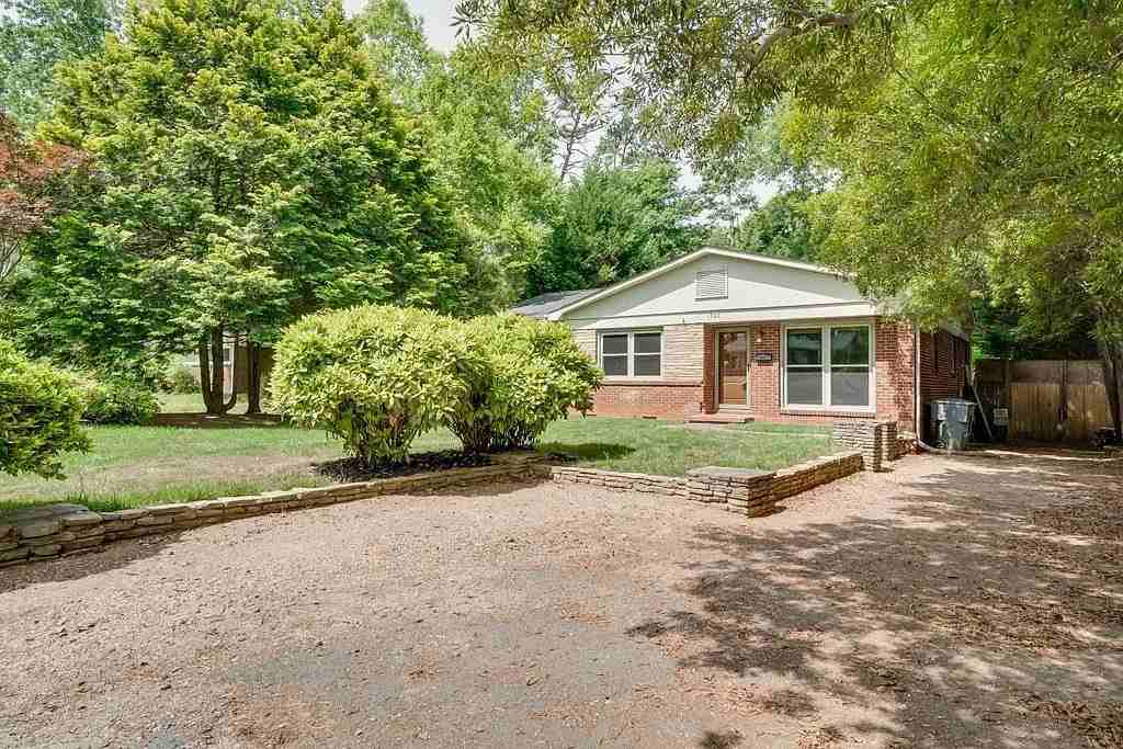 1920 Kilborne Dr - Photo 2 of 20