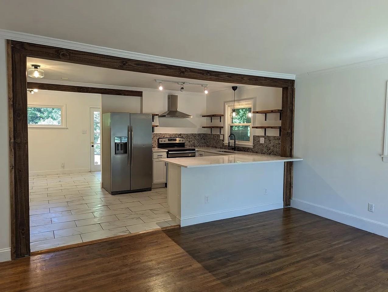 1920 Kilborne Dr - Photo 5 of 20