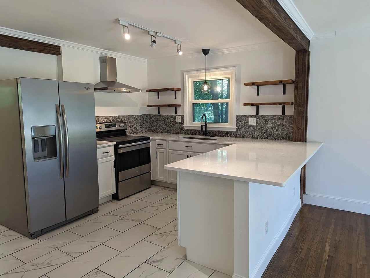 1920 Kilborne Dr - Photo 7 of 20