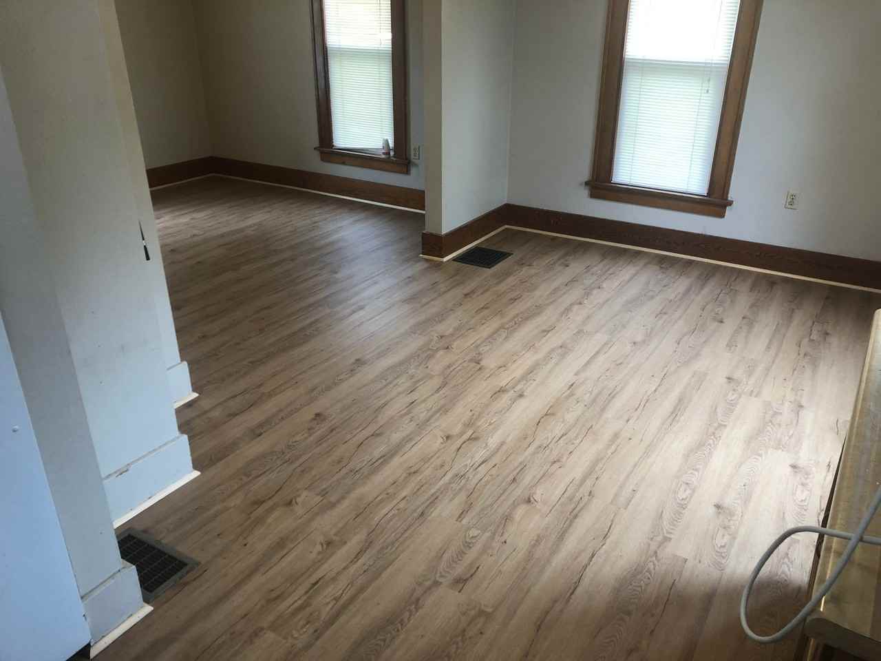 411 W 7th St - Photo 2 of 4