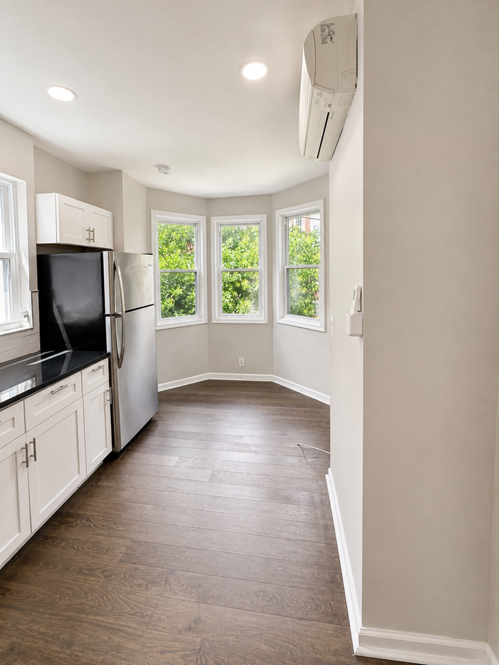 1420 Cambridge St - Photo 5 of 50