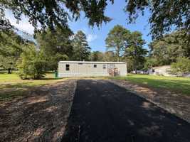 featured image of 3900 Lamplighter Dr