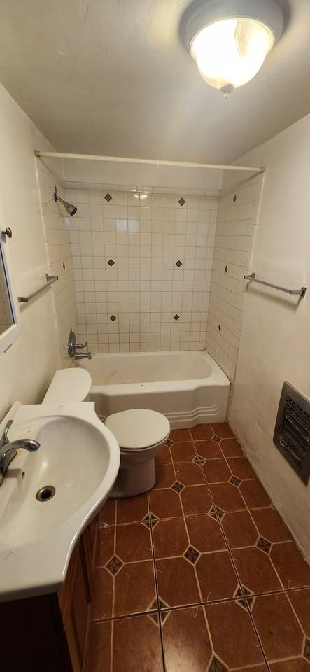 133 N Jacobus Ave #2 - Photo 3 of 6
