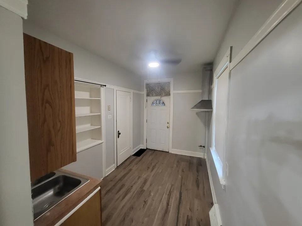 9142 S Paulina St - Photo 6 of 9