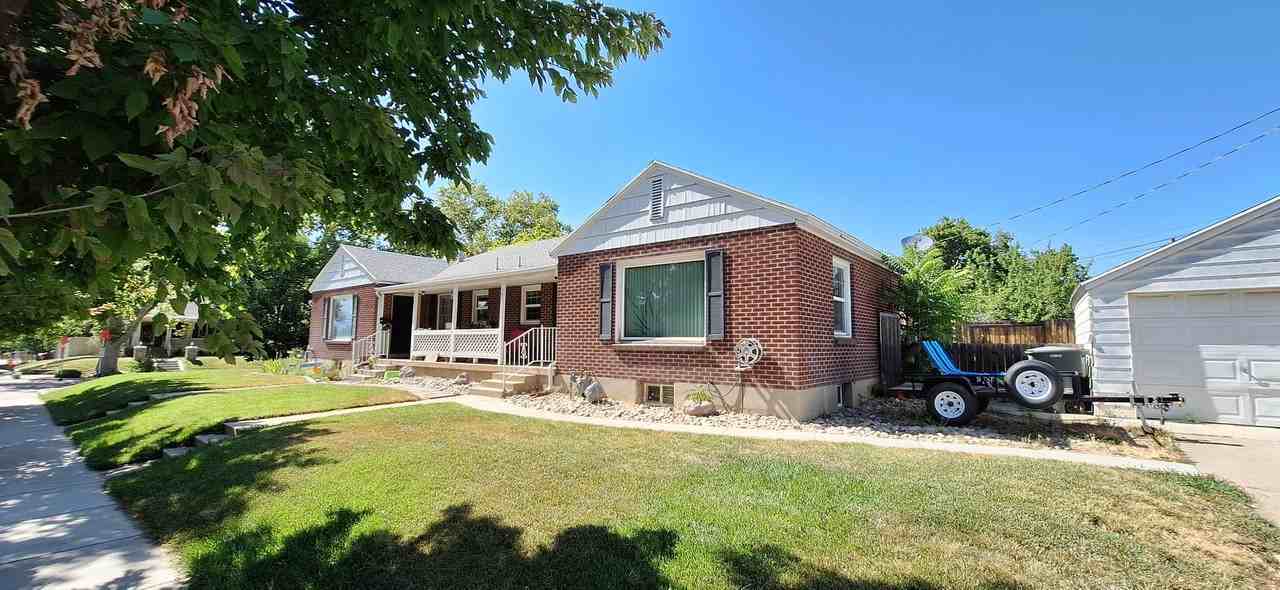 1347 E St - Photo 7 of 7
