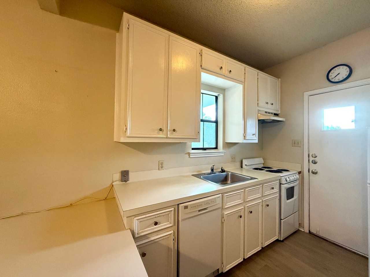 4401 Speedway #305 - Photo 3 of 15