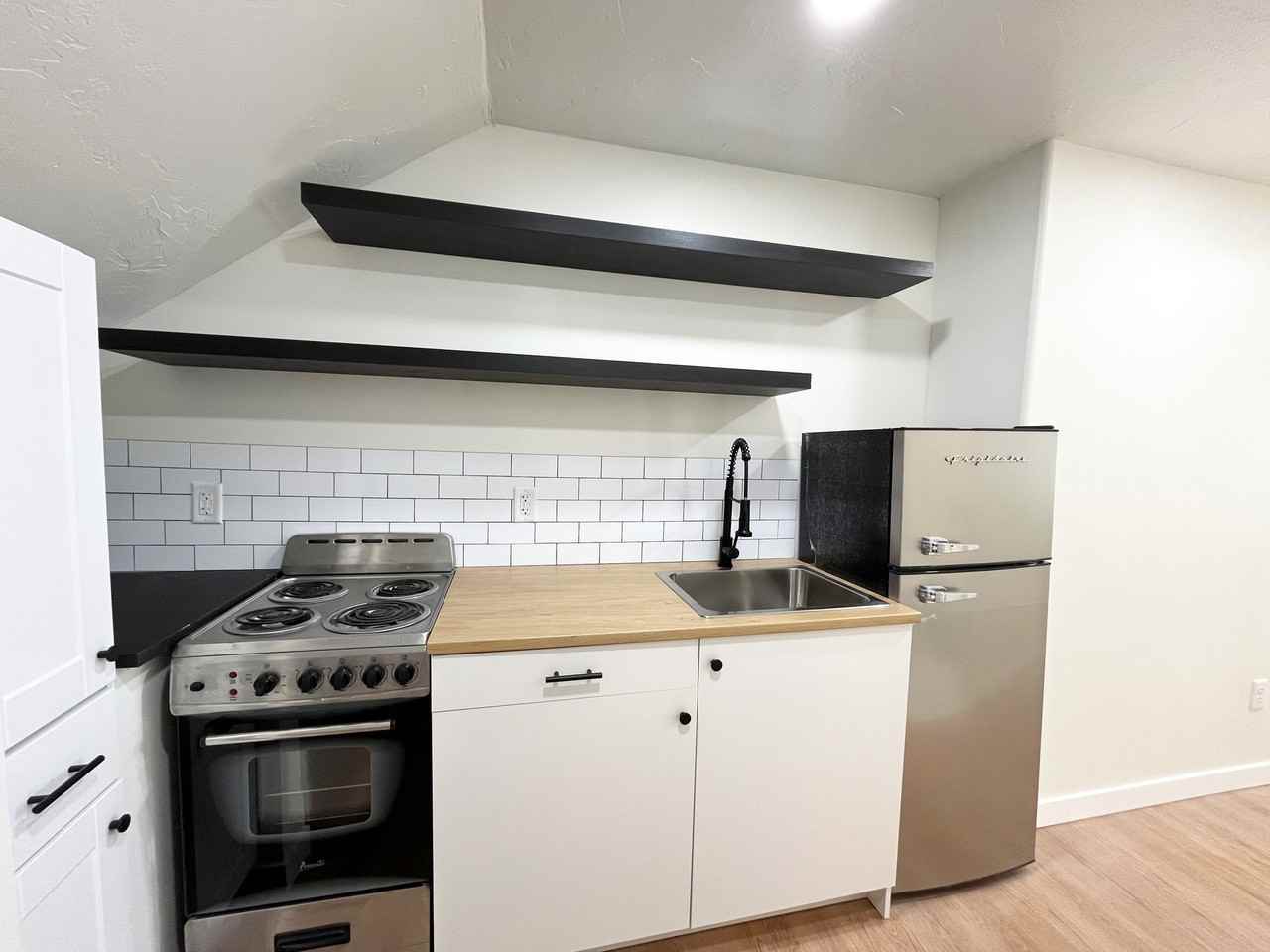 2762 Nw - Photo 2 of 12