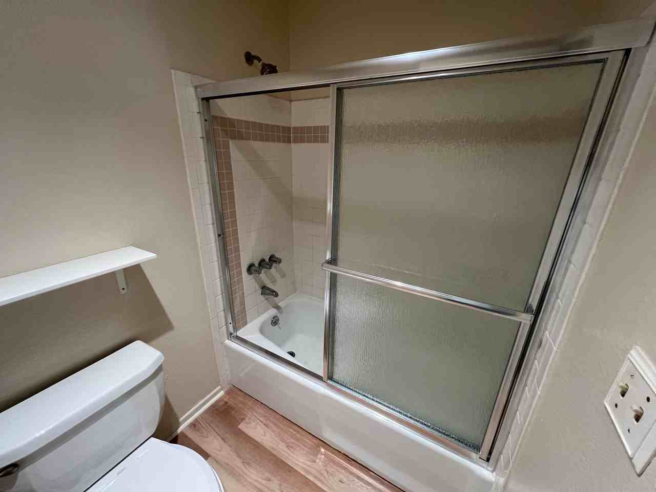1517 Rock Glen Ave #210 - Photo 6 of 9