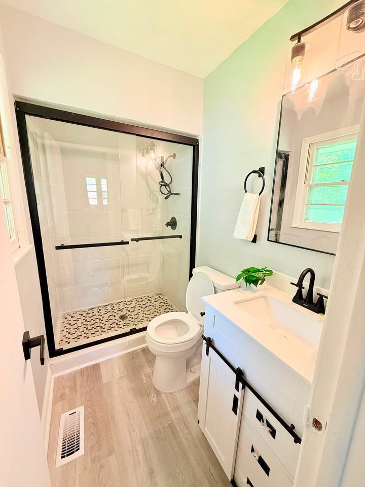 3130 Bancroft Ave - Photo 3 of 17