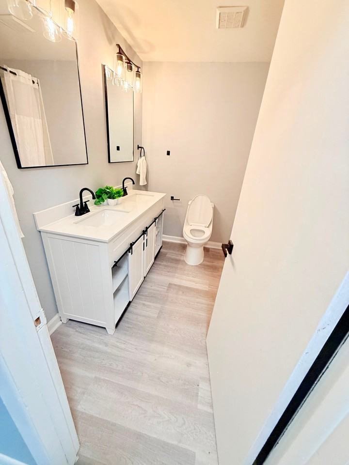 3130 Bancroft Ave - Photo 5 of 17