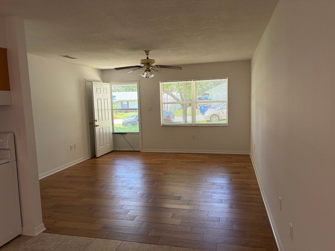 102 E Chester St - Photo 6 of 14