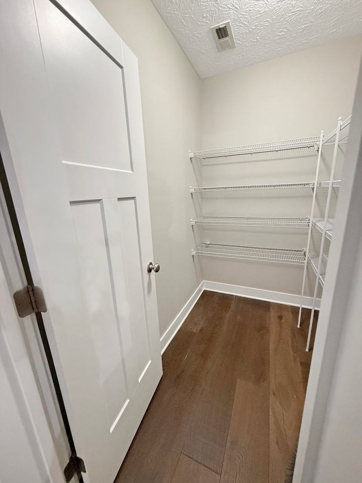 79 Mount Moriah Blvd - Photo 6 of 20