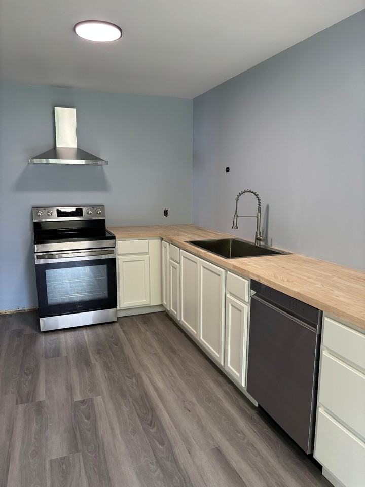 1245 Howard Rd - Photo 4 of 17