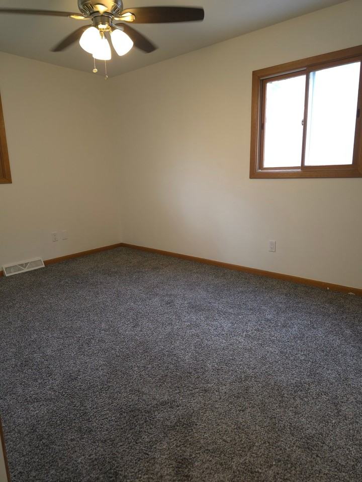 417 7th Ave N - Photo 6 of 8