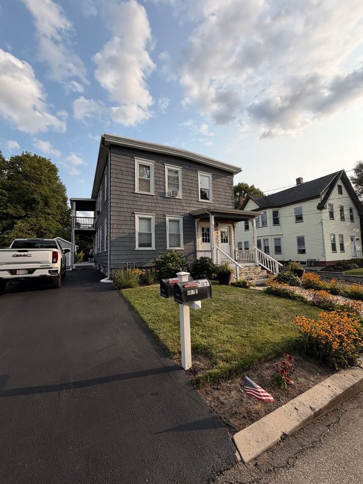 32 Frank St #2