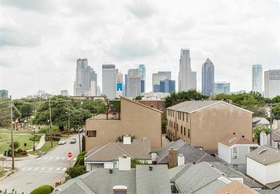 1406 Pecos St - Photo 2 of 20