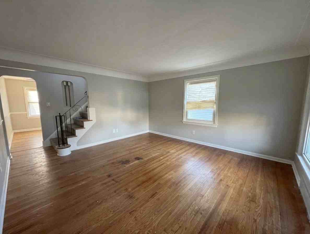 11511 Bradwell Rd - Photo 4 of 10