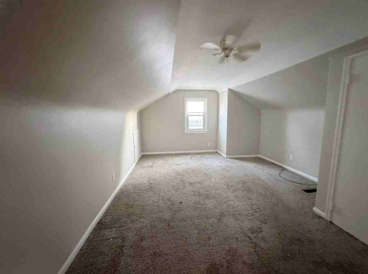 11511 Bradwell Rd - Photo 7 of 10