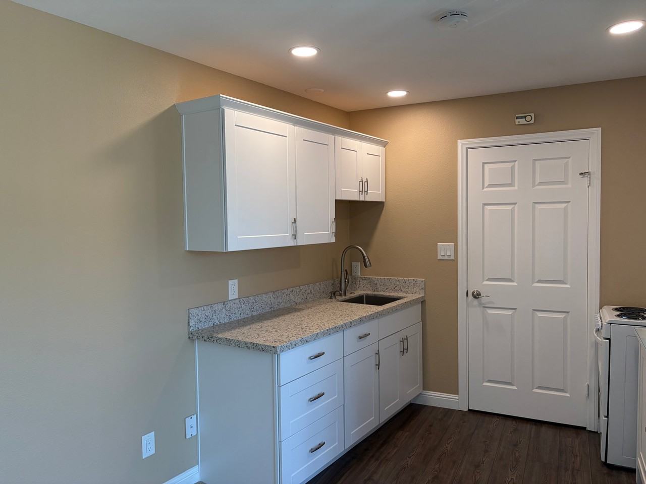 8700 Rumson Dr - Photo 3 of 15
