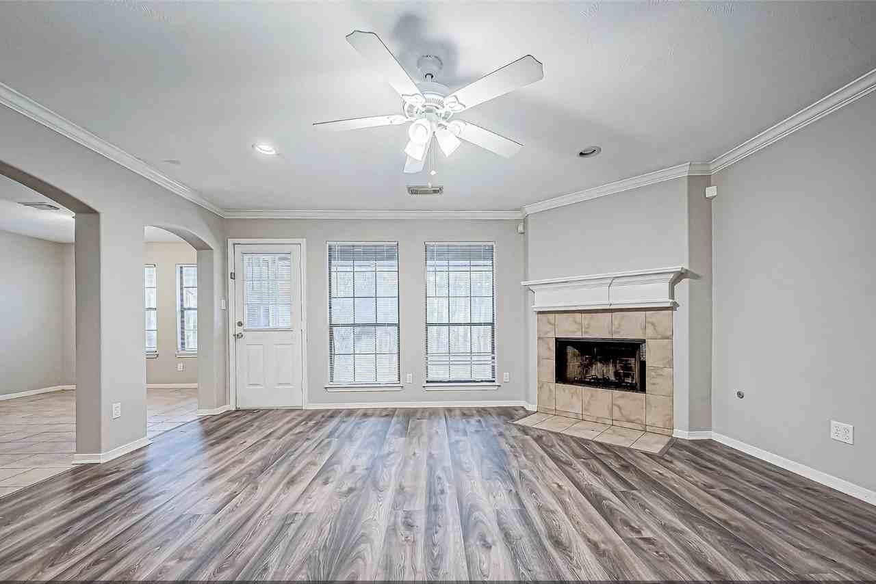 10043 Morocco Rd - Photo 4 of 10