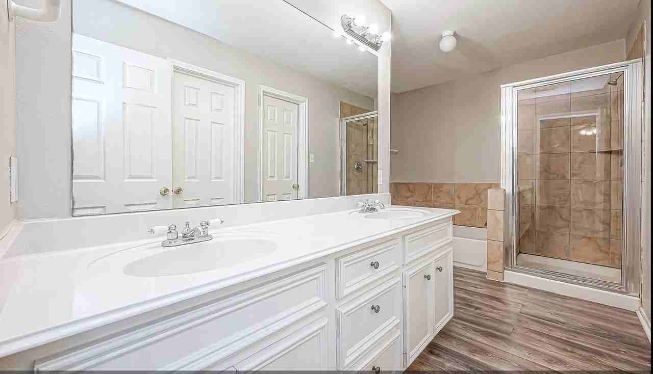 10043 Morocco Rd - Photo 7 of 10