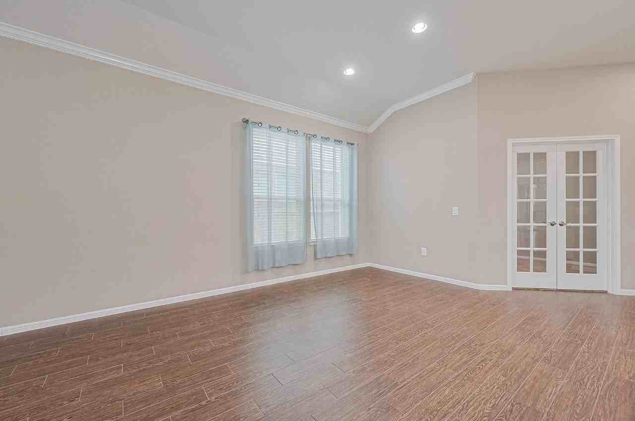 5327 Silver Ledge Dr - Photo 2 of 14