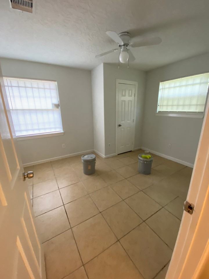 10843 Fairland Dr - Photo 4 of 8