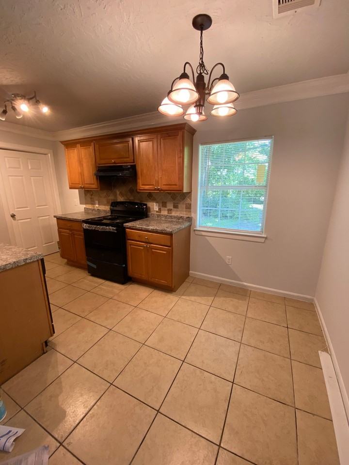 10843 Fairland Dr - Photo 6 of 8
