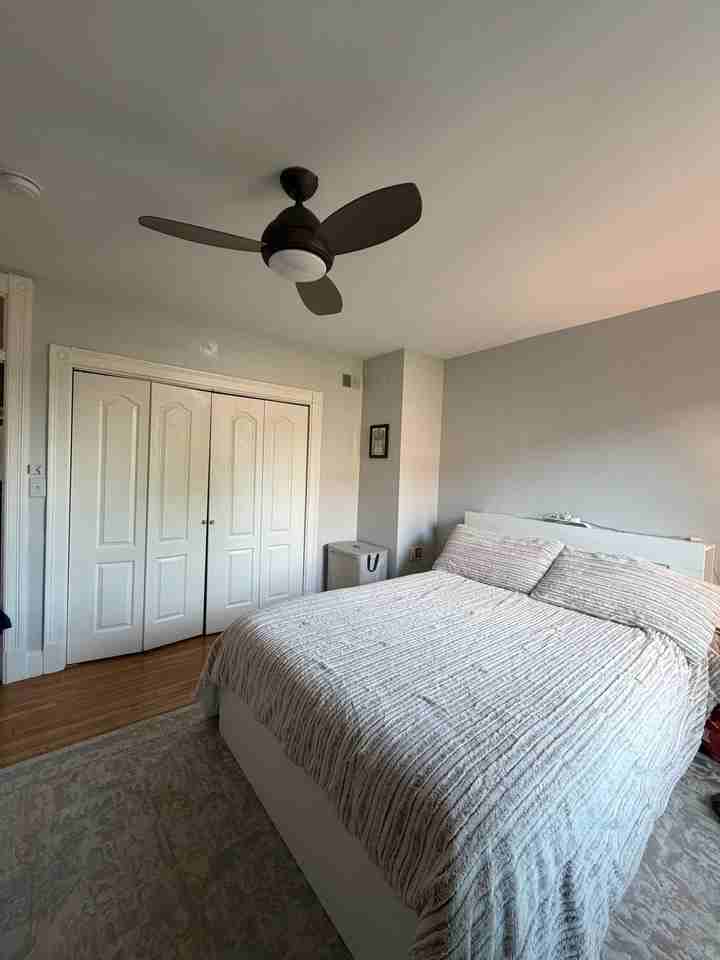 411 11th St Ne #1 - Photo 4 of 20