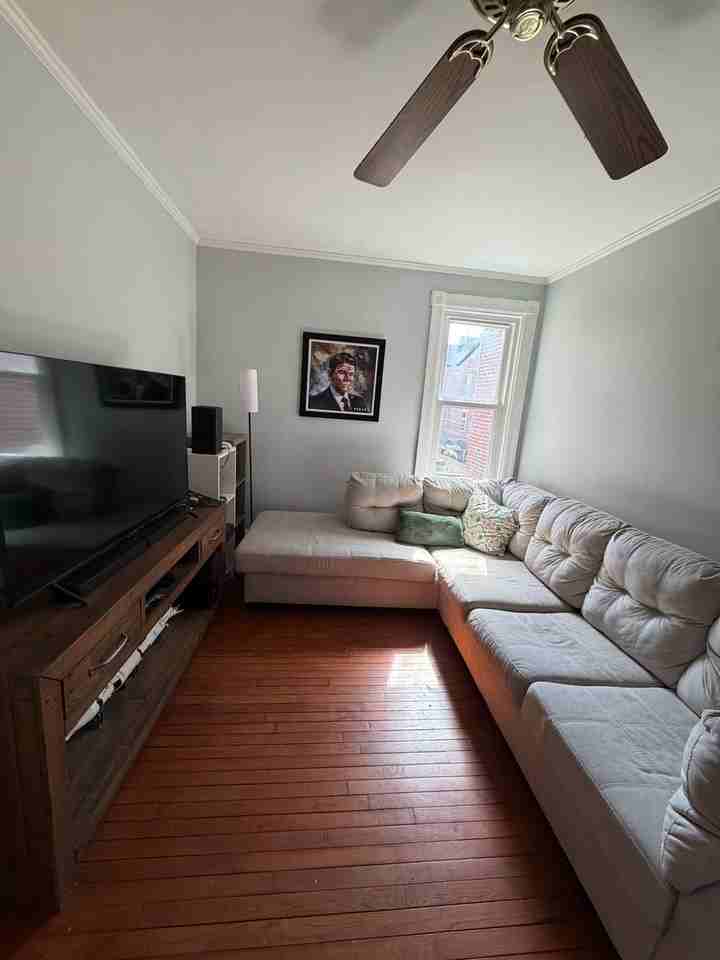 411 11th St Ne #1 - Photo 6 of 20