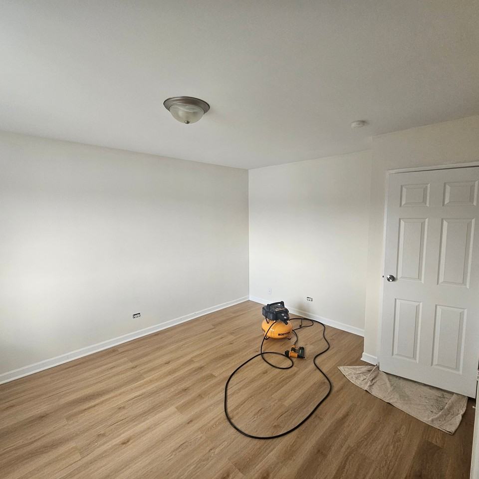 9390 Bay Colony Dr - Photo 5 of 9