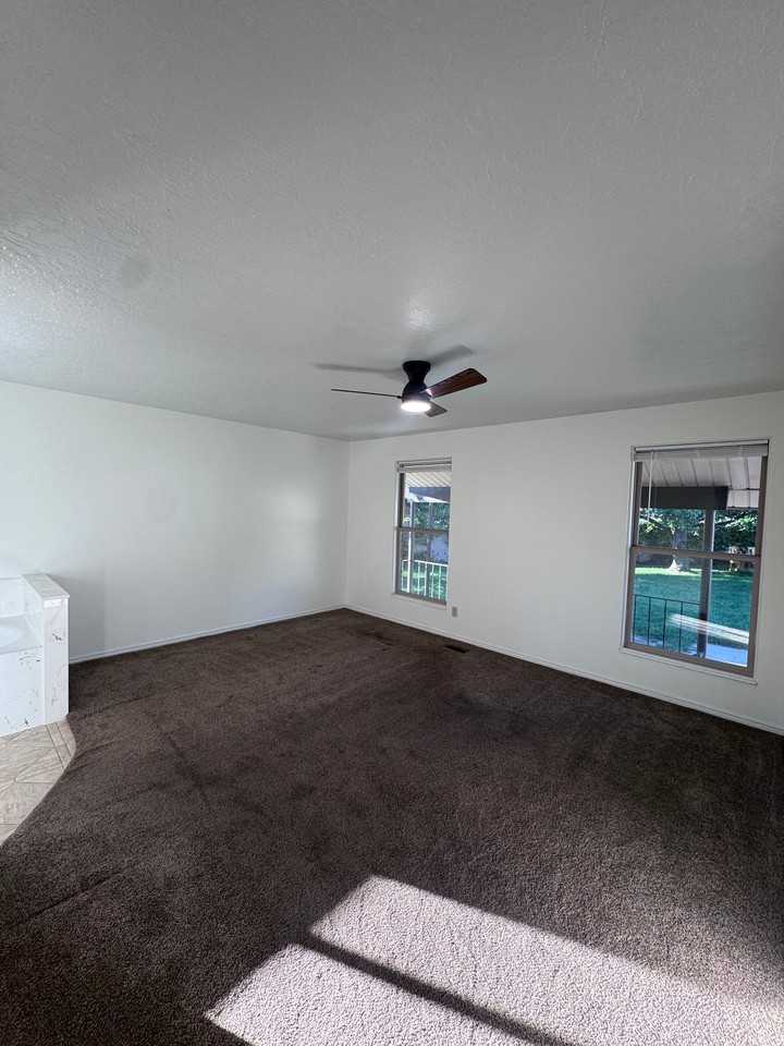 580 N Allanwood Pl - Photo 2 of 20