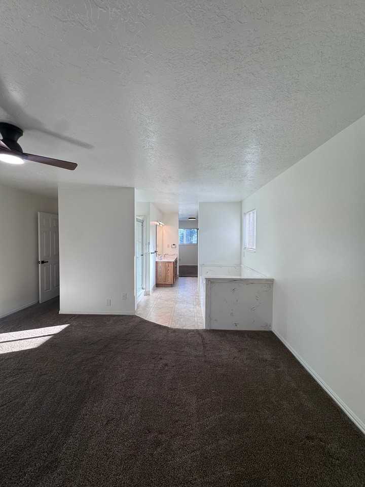 580 N Allanwood Pl - Photo 3 of 20